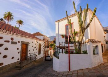 Un colorido viaje de dos días en Santa Lucía